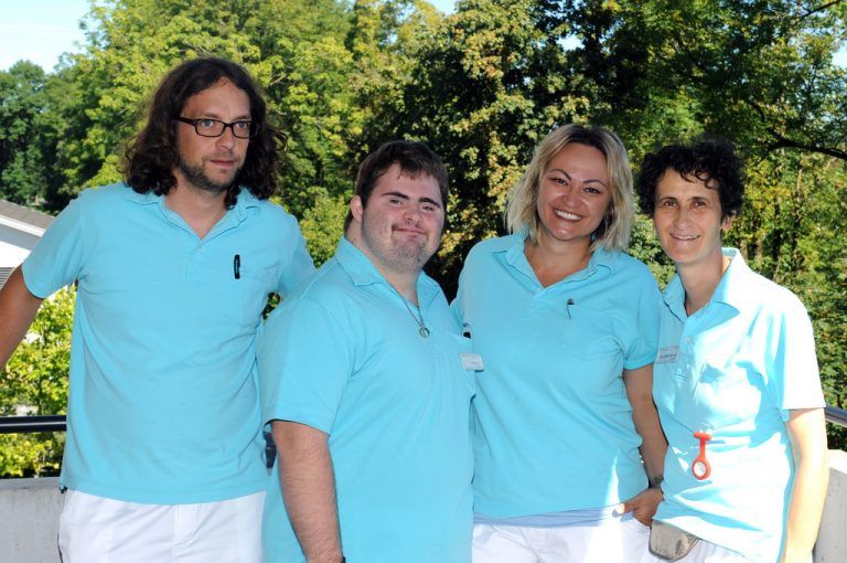 Jan Thomas fühlt sich im Team des Pflegeheims Birkenwiese sehr wohl. Foto: stadt