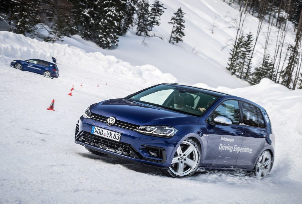 Testfahrten im Schnee: Dreierlei Winterfreude mit VW