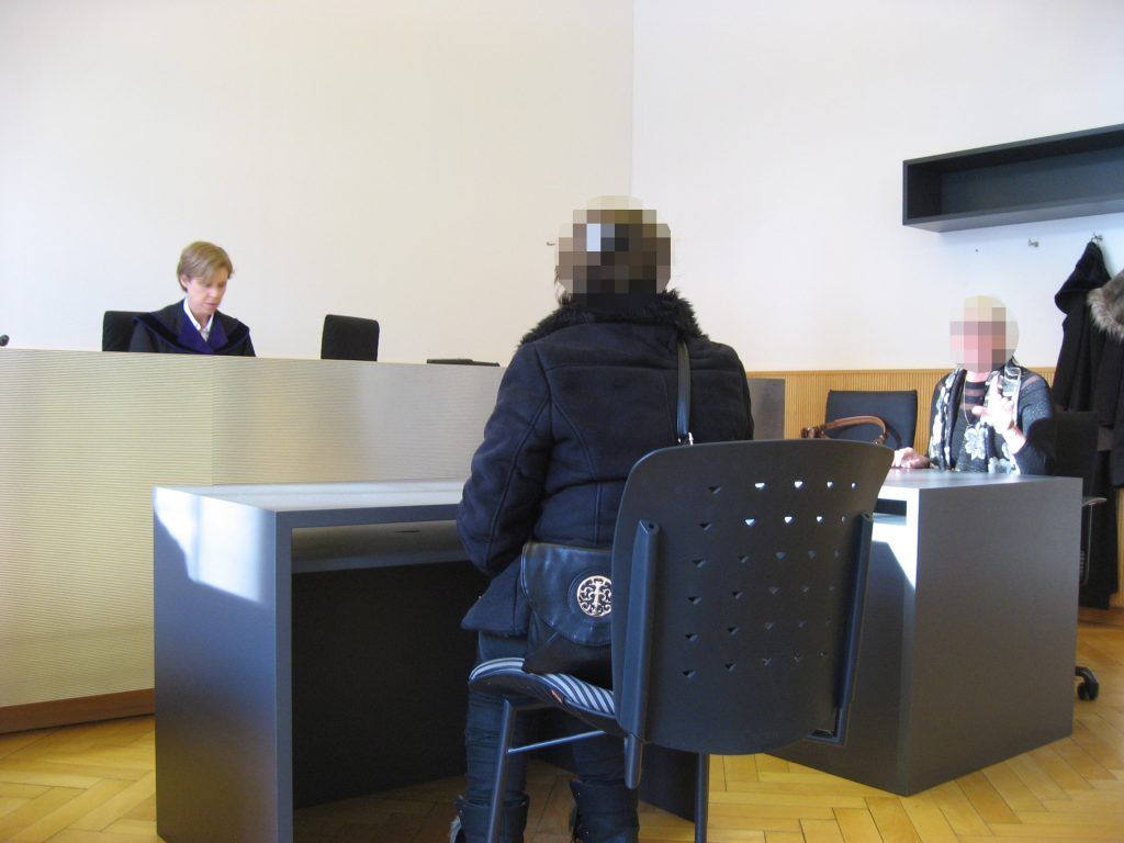 Gericht: Putzfrau wegen Diebstahls angeklagt