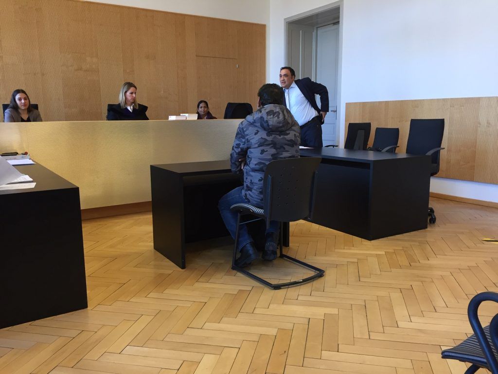 Gericht: Magazinverkäufer wegen Stalkings angeklagt