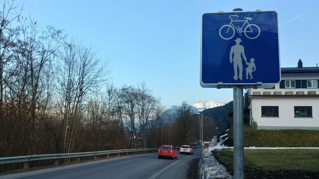 Markierte Sicherheit in Frastanz für Fußgänger und Radler