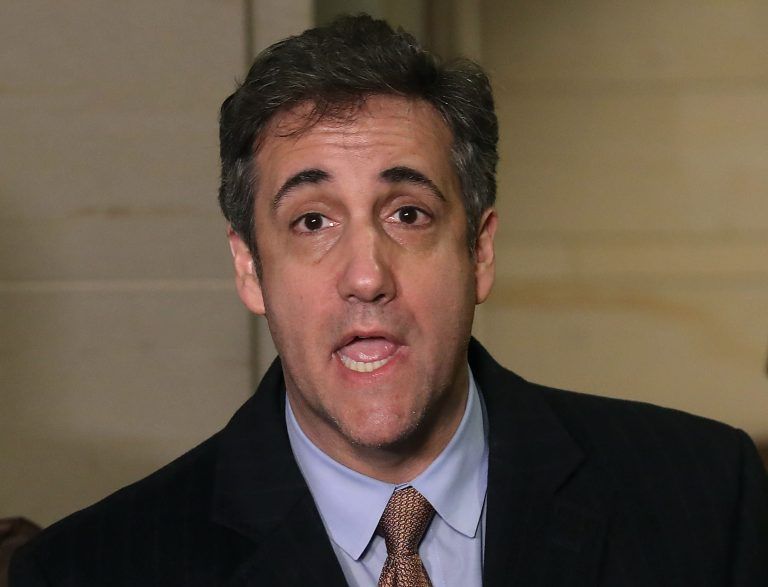 Michael Cohen, der frühere Anwalt Trumps, wurde wegen Falschaussage und Verstößen gegen Gesetze zur Wahlkampffinanzierung zu drei Jahren Haft verurteilt. Der 52-Jährige bezeichnet seinen Ex-Boss als Betrüger und Rassisten und wirft ihm mehrere Vergehen vor.r. AFP