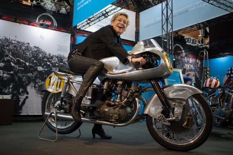 1953 und 1954 wurde Werner Haas auf dieser NSU Rennmax Weltmeister der 250er-Klasse. Natalie Scheerle Walz hat das gute Stück im Museum.