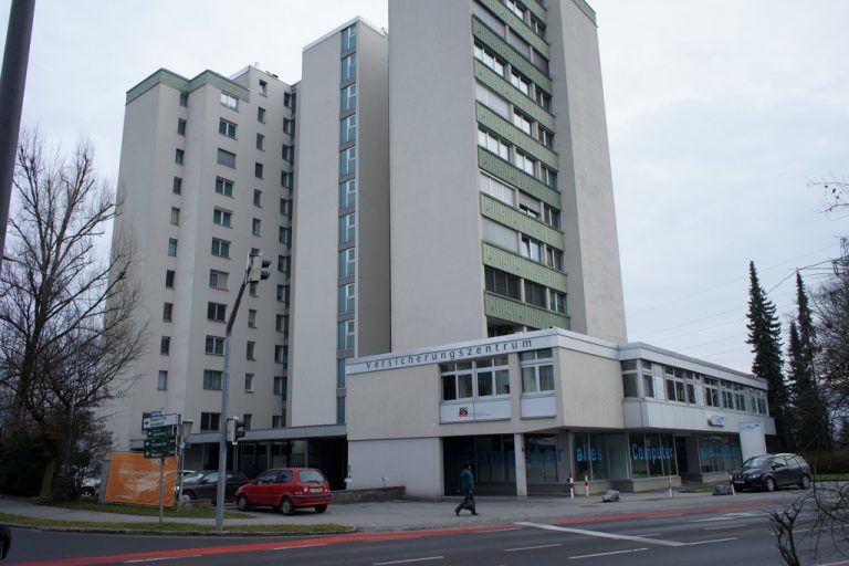 1996 übersiedelten die Geschäftsleitung und die PIRCHER Data ins ehemalige JOKA-Hochhaus in der Arlbergstraße. Foto: VN/Hartinger