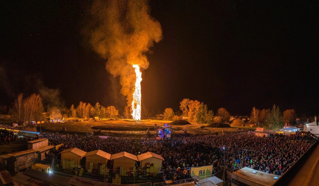 Lustenauer Rekordfunken brannte vor über 10.000 Schaulustigen lichterloh