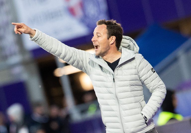 Wolfgang Luisser feierte bei seinem Debüt als Cheftrainer einen Auswärtssieg. gepa