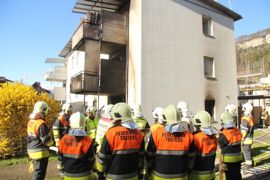 Brand in Feldkircher Mehrparteienhaus: Vier Verletzte