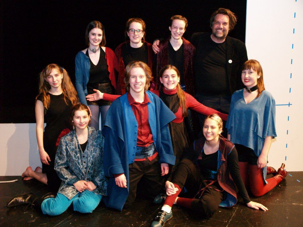 Besucheransturm bei Premiere von &#8220;Queen Lear&#8221; im Theater Kosmos