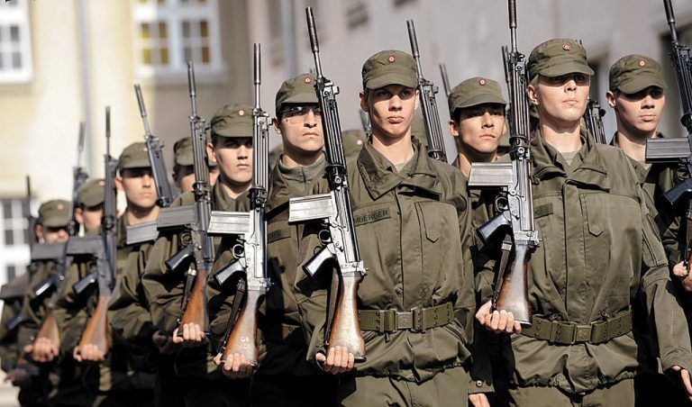 Ab Herbst soll es eine sinnvolle Ausbildung für alle Grundwehrdiener geben, fordert die ÖVP. Foto: APA