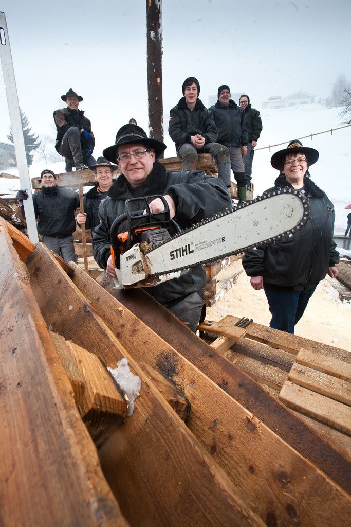 Aktueller Funkenaufbau in Dornbirn-Oberdorf. Foto: vn/steurer
