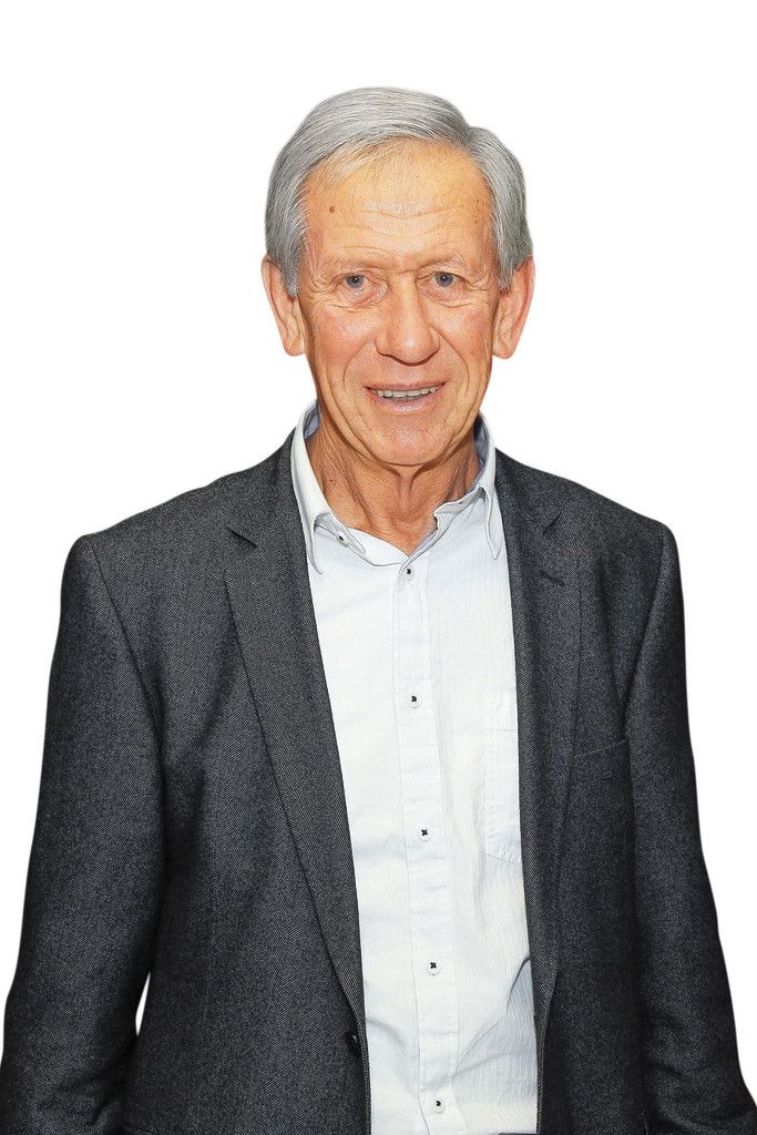 Albert Bitriol.In erster Linie hat mich verblüfft, wie alle Solisten ihre Musikstücke völlig ohne Noten gespielt haben. Aber auch von der Qualität der Darbietungen war ich angetan. Ebenso vom Dirigenten. Er agierte sehr aktiv. Man merkte richtig, wie er mit jedem Musikstück mitlebte.