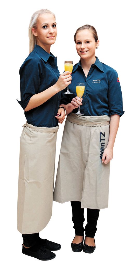 Aleksandra Coric (l.) und Nadja Stemer servierten den Gästen Sekt.
