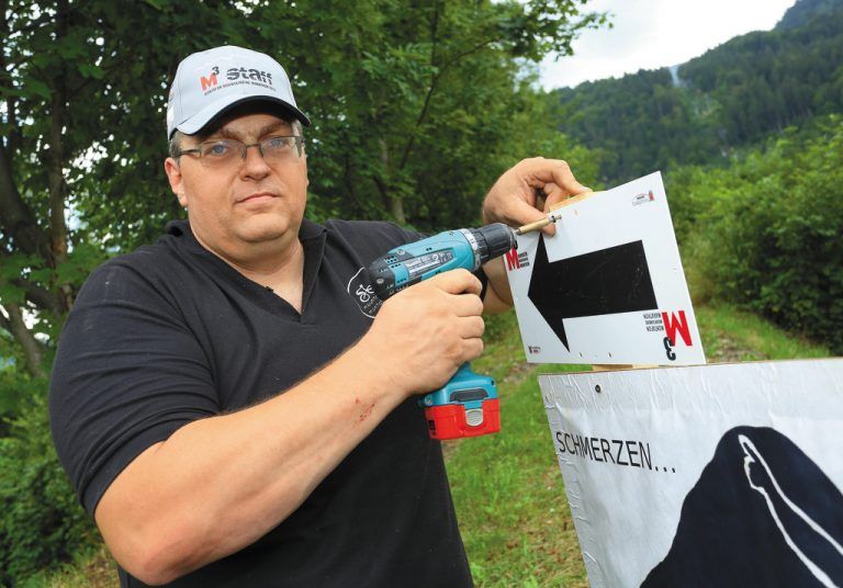 Alexander Stergiotis leistete vor dem heutigen Startschuss Schwerarbeit an der Strecke. Foto: vn/Hofmeister