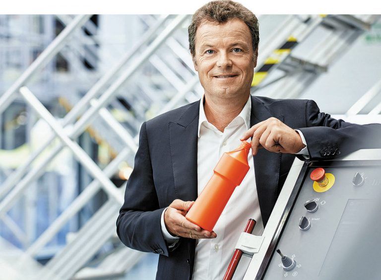 Alpla-Chef Günther Lehner will auch 2014 mit Qualität und Innovationen weltweit punkten. Foto: Alpla