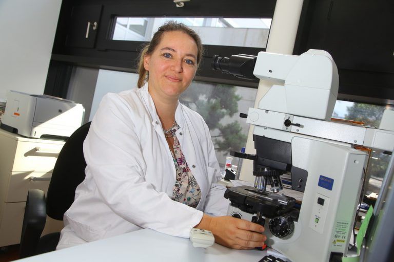 Als Pathologin weiß Constanze Nemes um die Gefährlichkeit von Viren und Bakterien. Foto: VN/Hofmeister