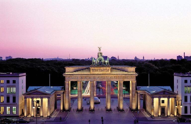 Als VN-Abonnent mit dem Angebot von Intersky mit Hamburg, Berlin, Düsseldorf und Graz die schönsten Städte Europas erleben. Foto: Intersky