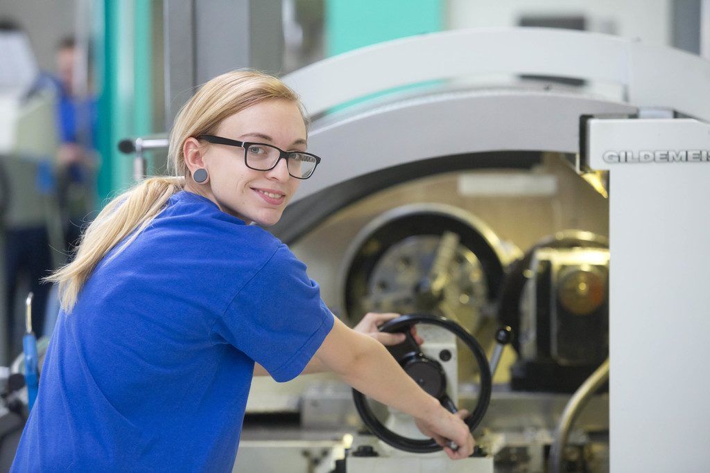 Hoeckle verdoppelt die Mitarbeiterzahl. Neue Lehrwerkstatt für künftige Fachkräfte.