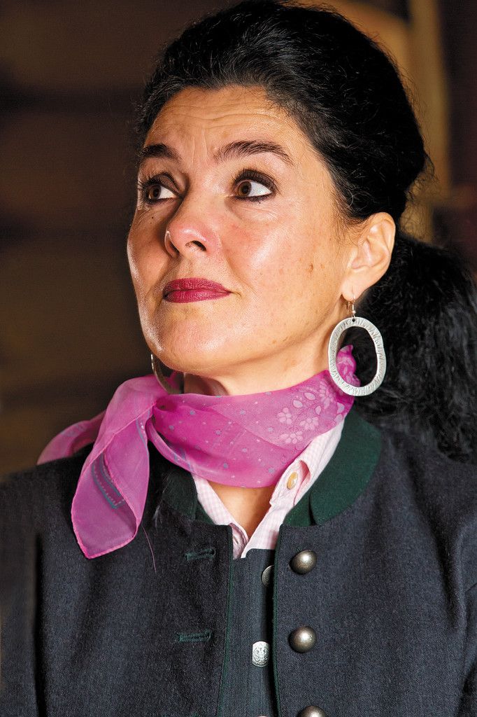 Andächtig verfolgt Gertie Morik (50) die Krönungszeremonie.