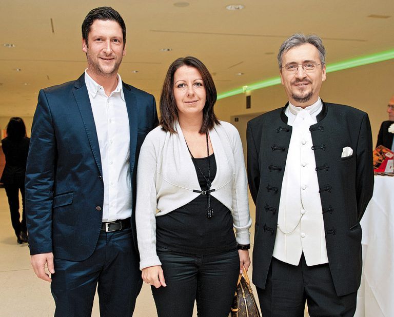 Andreas Dünser (VN) mit Petra und Drazen Domjanic (r.).