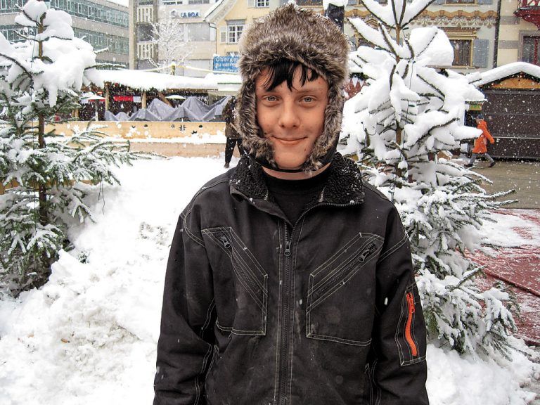 Andreas Spettel,16, Langen bei BregenzMir gefällt der Schneefall sehr gut, weil ich es einfach schön finde, wenn die Schneeflocken vom Himmel fallen. Im Straßenverkehr stört mich der viele Schnee eigentlich auch nicht.
