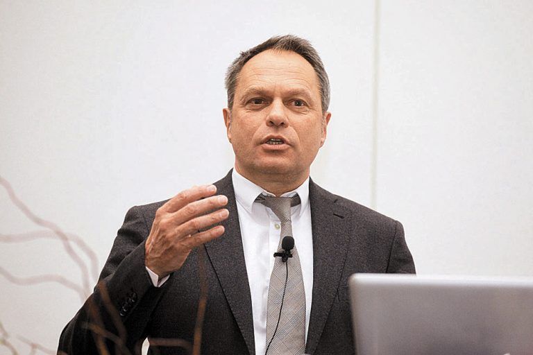 Andreas Wieser,Lanserhof GesundheitszentrumDer Lanserhof hat sich seit 1984 zum besten Gesundheitszentrum Europas entwickelt. Spiritus Rector ist Prof. Andreas Wieser, der die Lanserhof-Gruppe strategisch führt. Wieser ist Präsident des „Lans Institute for future health“. Der Thinktank im Bereich „Health & Healing“ befasst sich mit Strategieentwicklung, Monitoring und Coaching.