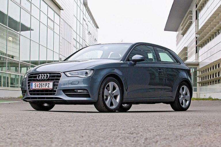 Audi hat die Gewichtsspirale gedreht. Der neue A3 ist um bis zu 80 Kilogramm leichter als der Vorgänger. Fotos: VN/Steurer