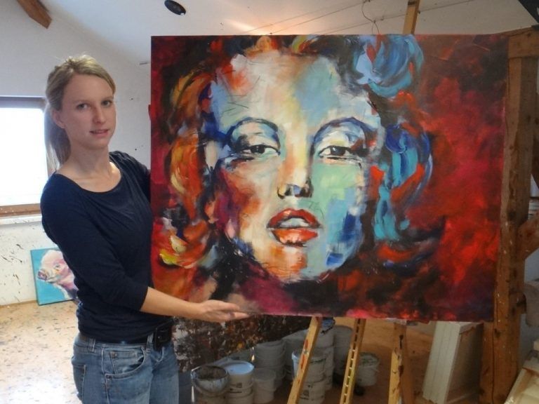Auf dieses Porträt von Marilyn Monroe ist Brigitte Pfeiffenberger besonders stolz. Foto: KHBG