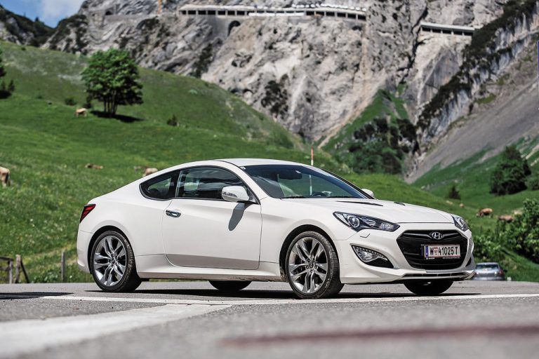 Ausfahrt zur schönen Aussicht: Das Hyundai-Coupé Genesis stellt sich gut in Form zur Schau. Fotos: vn/steurer