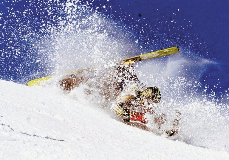 Bauchlandung im Frühlingsschnee: Die Montafoner Liftgesellschaften sind sich über den Abrechnungsschlüssel uneinig. Foto: sHOuROT