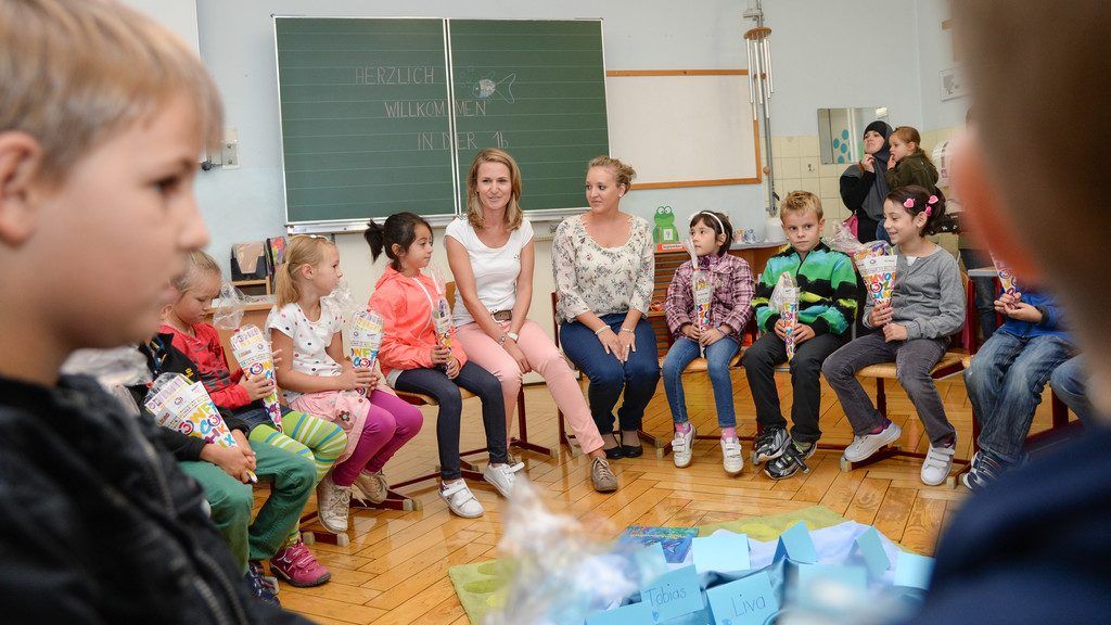 Für knapp 4500 Vorarlberger Kinder hieß es gestern: Vorhang auf zum Abenteuer Schule.