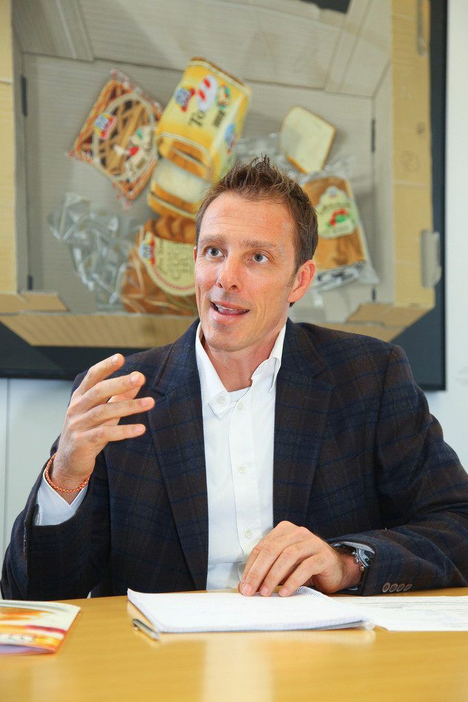 Ölz steigt bei Anker ein