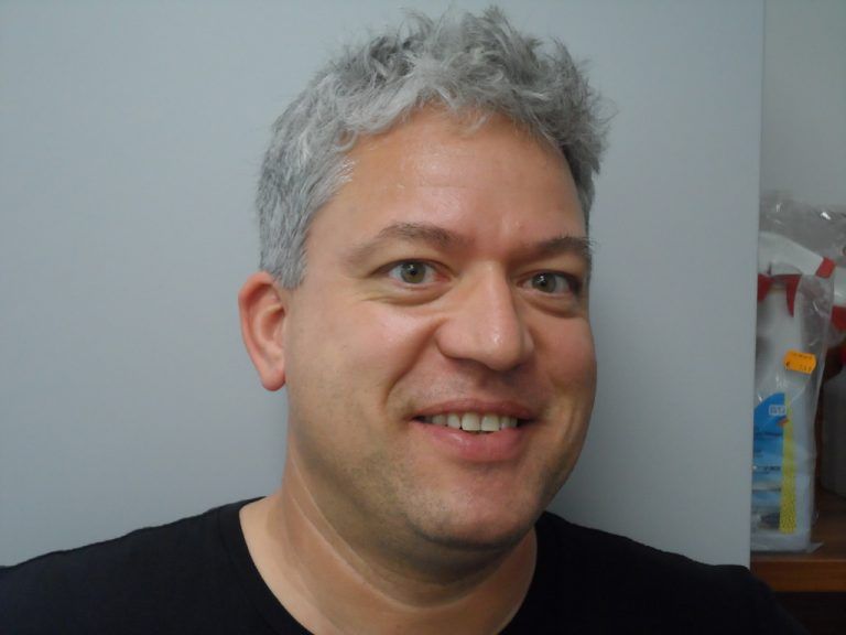 Bernhard Rusch,WerkstattleiterDa wir in unserer Werkstatt vom Industriemonitor über LED-TV bis hin zu Haushaltsgeräten alles reparieren,ist kein Tag wie der andere – und das seit über 25 Jahren!