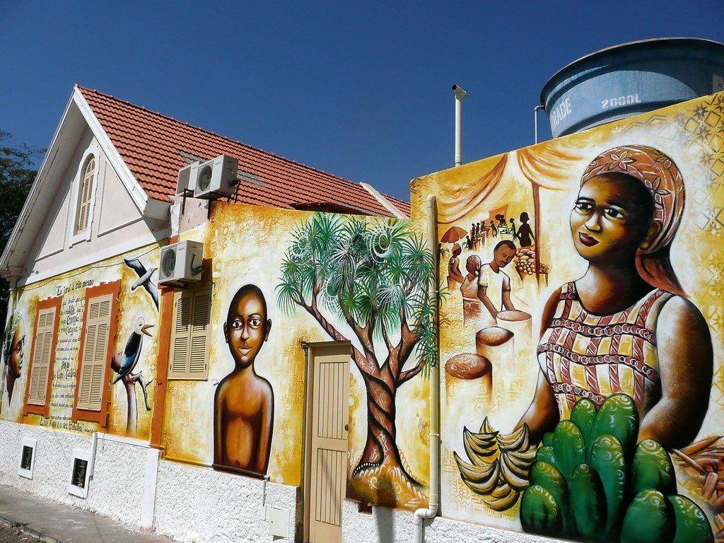 Afrikanisch angehauchte Kultur und Freundlichkeit