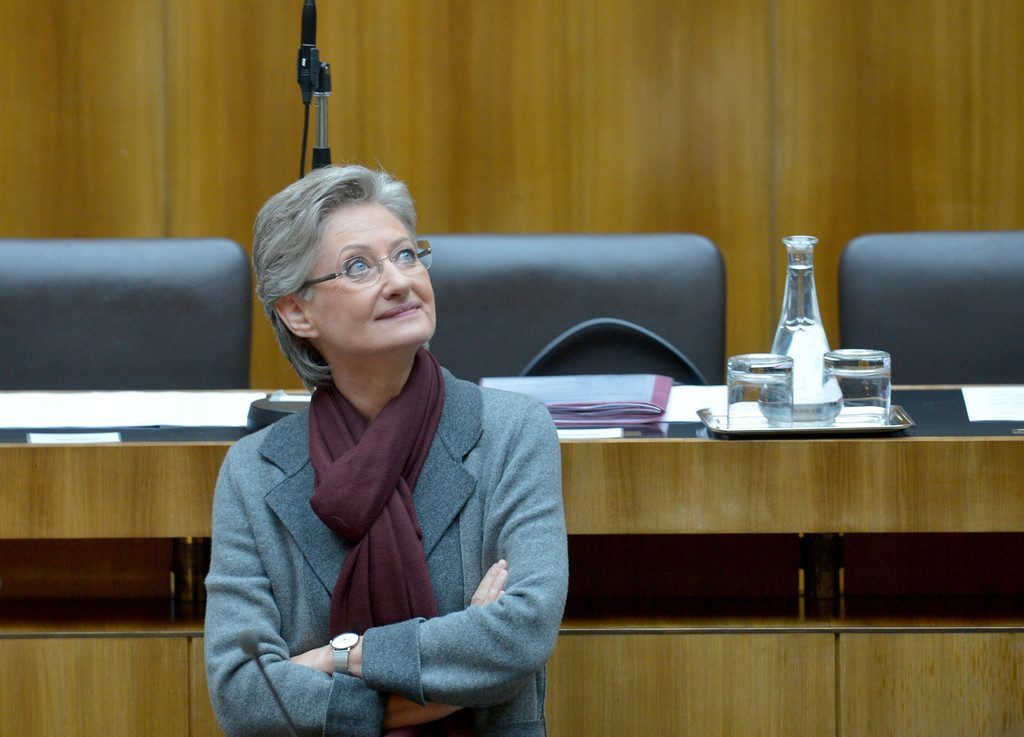 Ministerin Schmied sichert Unterstützung für die Modellregion Gemeinsame Schule zu.
