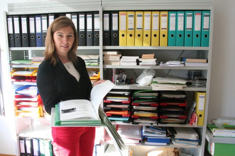  Birgit Peter ist mit Spracherwerb bestens vertraut. Sie kennt auch die Schwierigkeiten, die damit verbunden sind.  