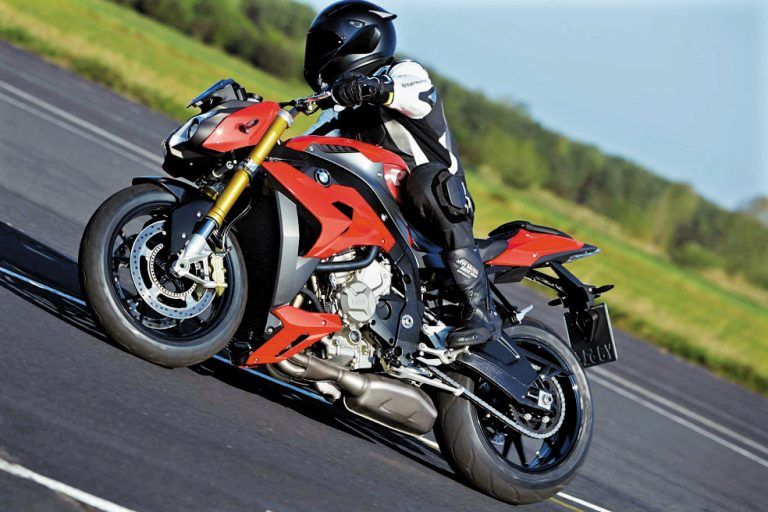 BMW S 1000 R: nacktes Derivat der Vierzylinder-Supersportlerin.