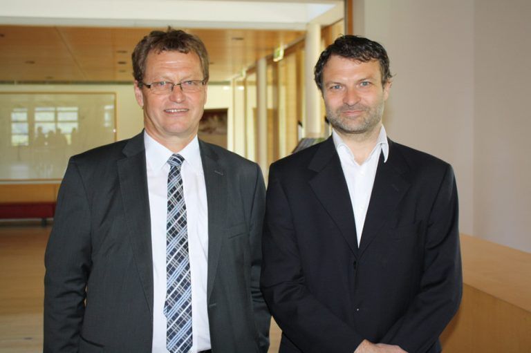 Bürgermeister Armin Berchtold (l.)und Architekt Walter Beer.