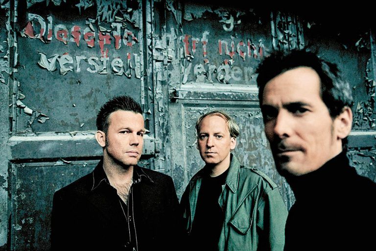 „Camouflage“ steht noch immer für Elektropop der Extraklasse. Am Samstag, 1. Dezember, sind sie live am Spielboden Dornbirn. Foto: Band