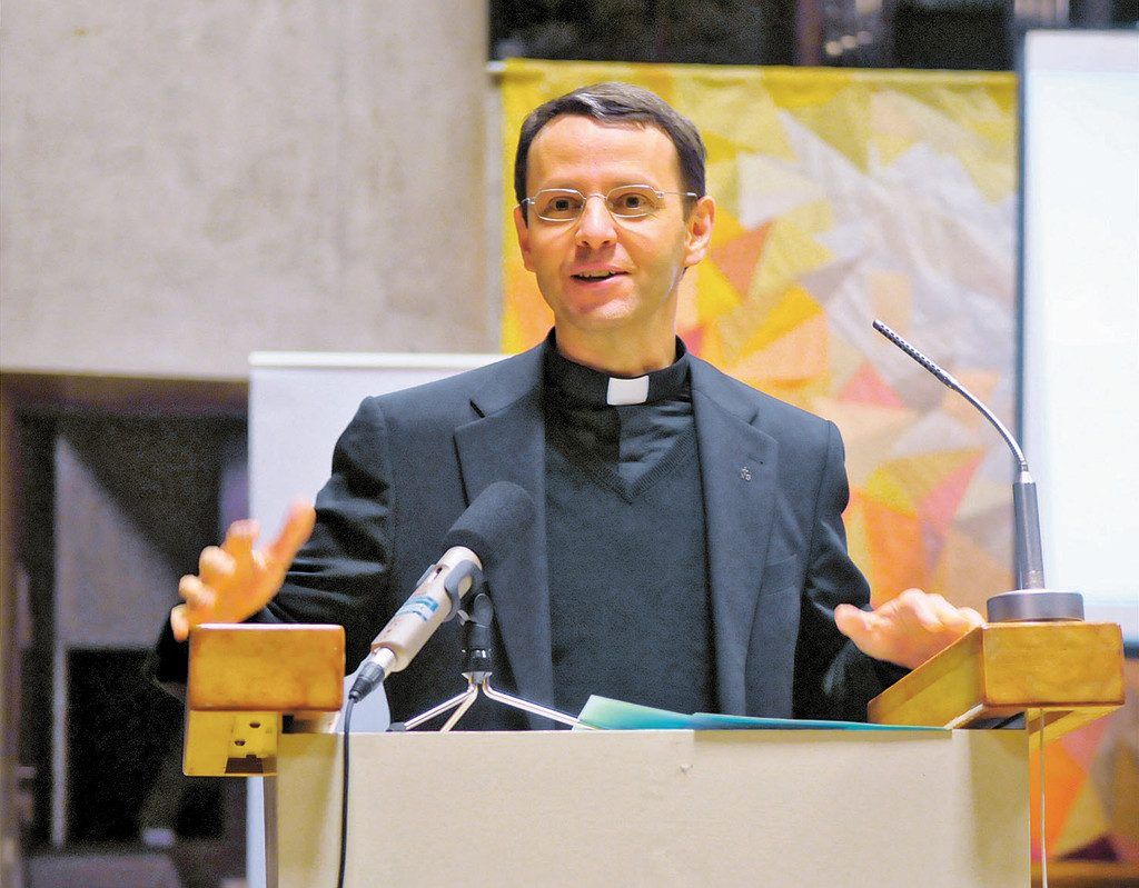 Orden legt enormen Wert auf Bildung und steht der Kirche kompromisslos zu Diensten.