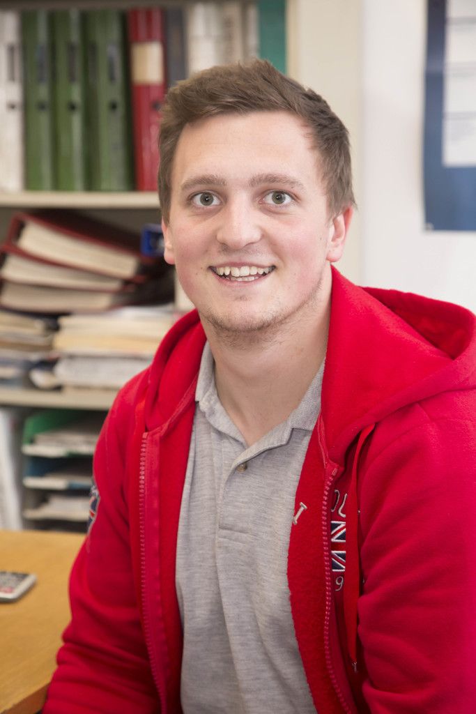 Christoph Hold, Großhandels­kaufmannWir haben alle sehr viel Freude an der Arbeit, das Betriebsklima ist toll. Auch der Umgang mit den Kunden macht Spaß.