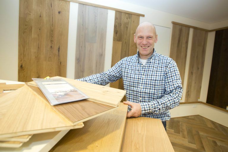 Christoph Hopfner in seinem neuen Parkett-Studio in Wolfurt. Fotos: VN/Paulitsch