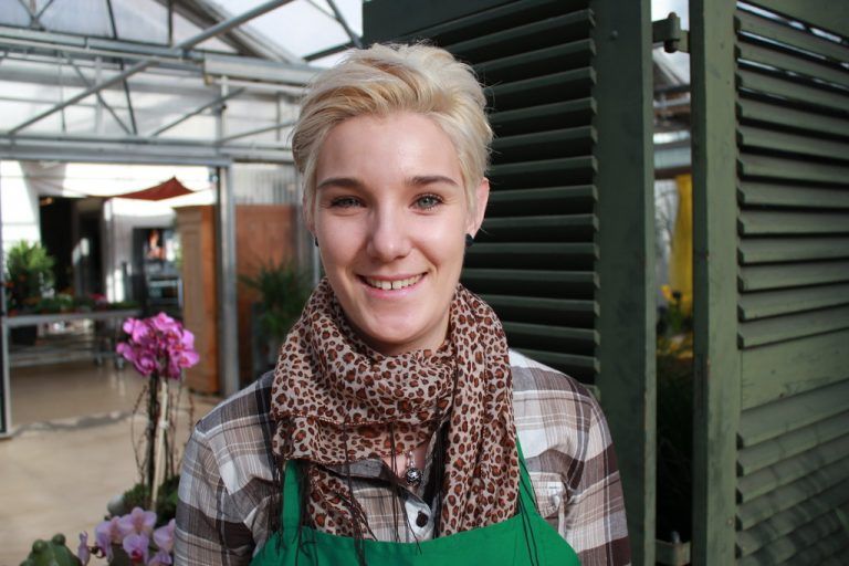 Daniela Bargehr Floristin, Vandans Mir gefällt mein Beruf, weil es schön ist, mit so vielen Menschen zu tun zu haben und meine Ideen umsetzen zu können, etwa beim Dekorieren.  