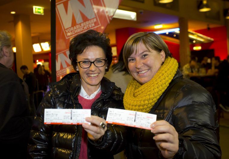 Daniela Nesensohn (r.) und Klaudia Reicht aus Rankweil gehörten auch zu den glücklichen Beschenkten.