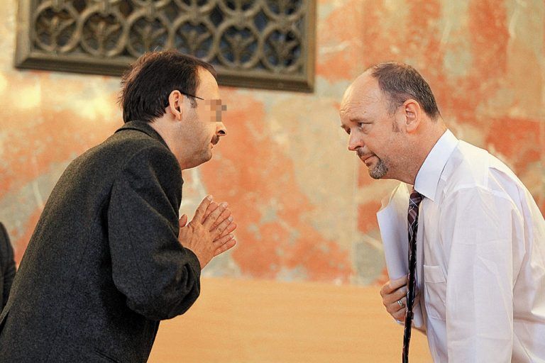 Das Bild der Verhandlung: Der Hauptangeklagte Jürgen H. vor seinem Richter. Foto: vn/hofmeister