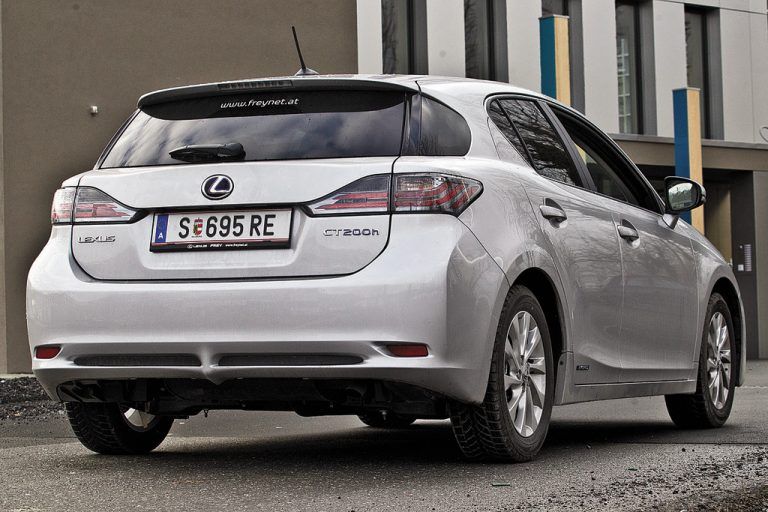 Das kompakte Hybrid-Fahrzeug bewährt sich im Alltag.
