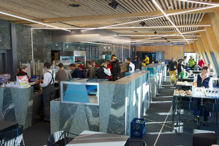 Das Restaurant ist nicht nur wegen der Höhe spektakulär, die Arbeit von FHE Franke ist außergewöhnlich.