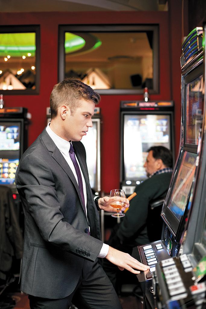 Das Spiel an Automaten führt laut den Erfahrungen von Experten ganz besonders häufig in die Sucht. Foto: fotolia