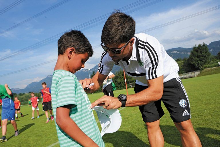 Das Trikot mit Diegos Autogramm erhält wohl einen Ehrenplatz.