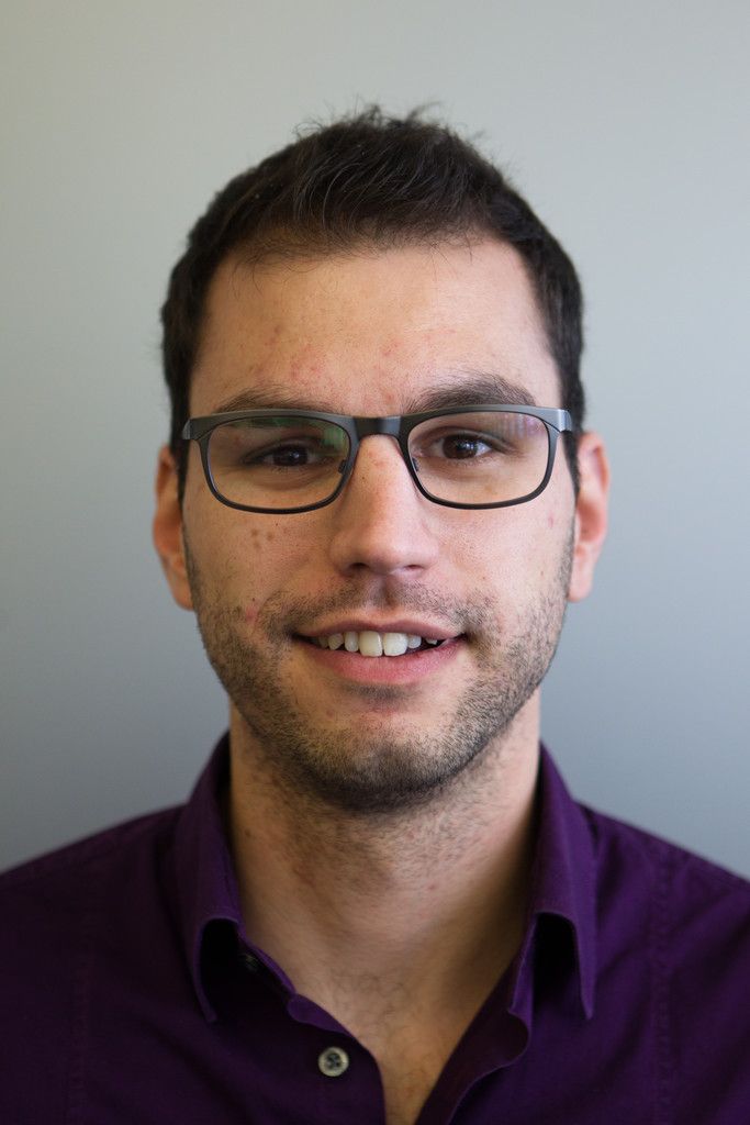 David Lutz,VerkaufMeine Arbeit ist abwechslungsreich. Die Kunden sind sehr aufgeschlossen gegenüber den neuen LED-Leuchtmitteln.