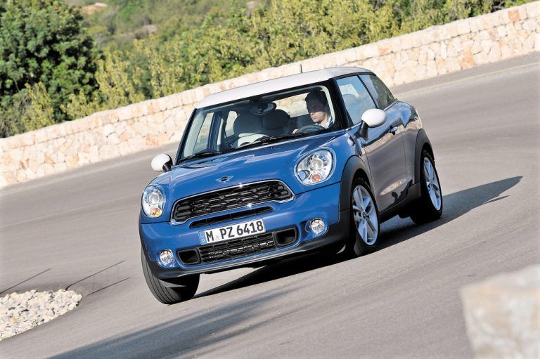 Demnächst beschließt der Mini Paceman seine erste volle Saison. Als drei- türiges 2- oder 4WD-Coupé entspricht er dem aktuellen SUV-Modetrend.